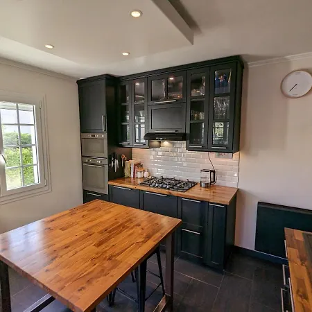 Charming House In The Cabellou On Coastal Trail Holiday home *
